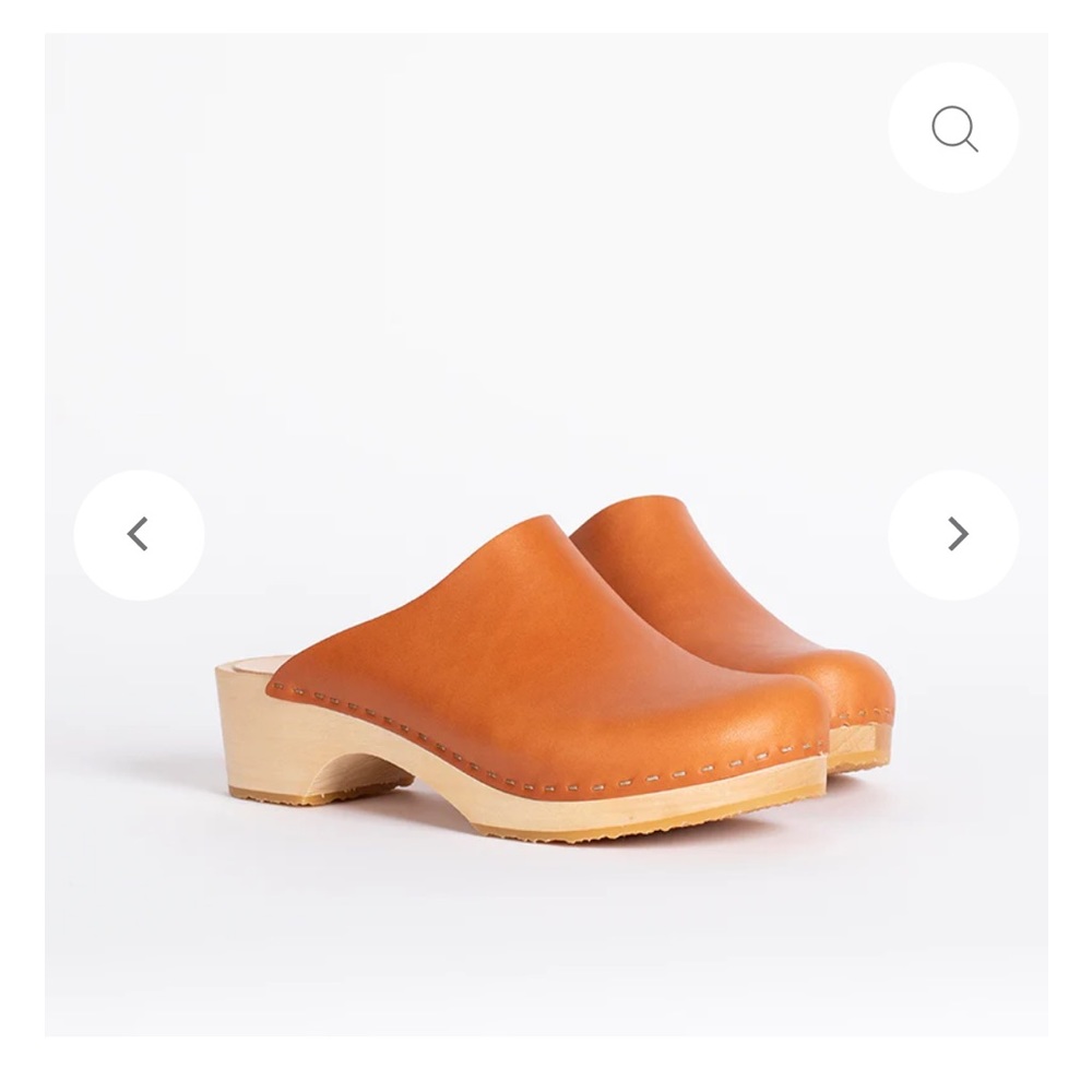 NWOB Bryr Worker Clogs